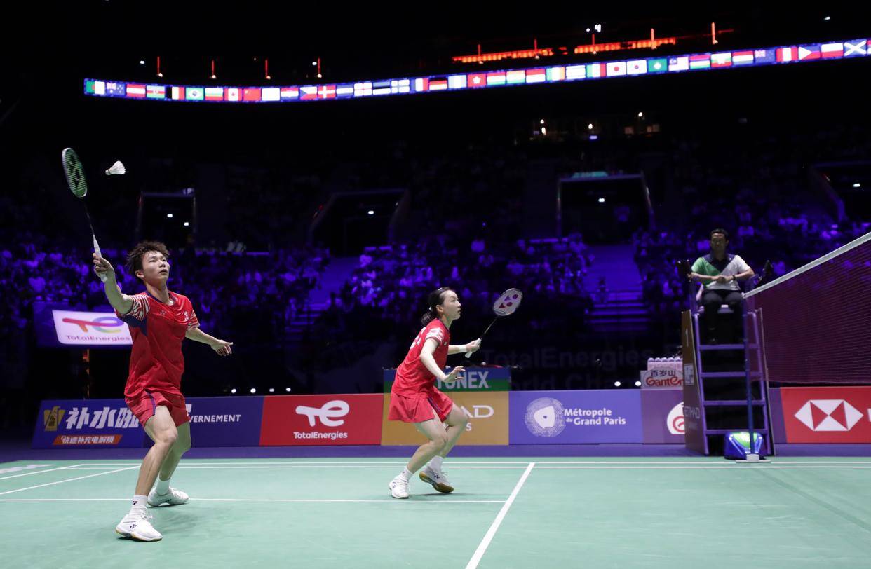 FW策划三方交易，湖人追113恶汉，两内线替补去太阳？